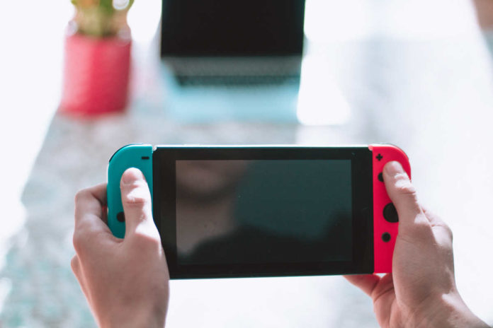 Nintendo Switch pod choinkę – dobry pomysł dla dziecka.
