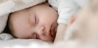 Łóżeczka dla niemowląt - czym się kierować w wyborze