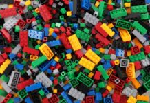 Jaki wpływ na dziecko i otoczenie ma zabawa klockami lego minecraft?